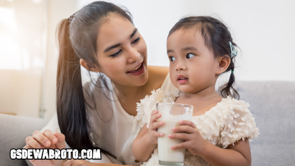 Tumbuh Kembang Anak Bukan Hanya Minum Susu