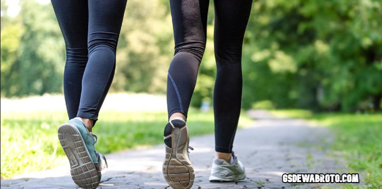 Cara Jalan Kaki untuk Usir Kolesterol, Cocok Usai Makan Daging Kurban